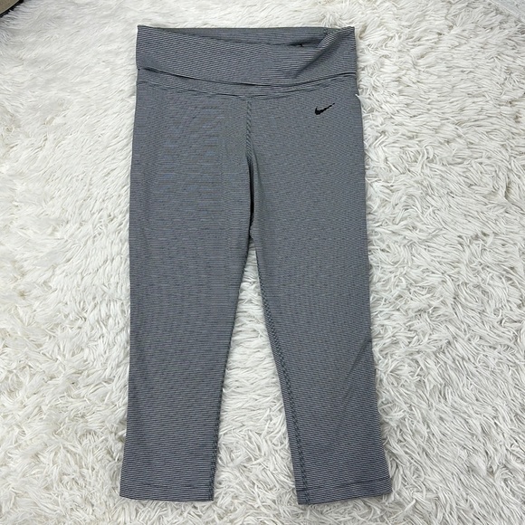 Nike Hyper Stripe Crop Yoga Leggings White Black - Picture 1 of 5